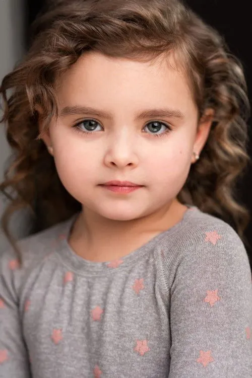 Mila Jones photo