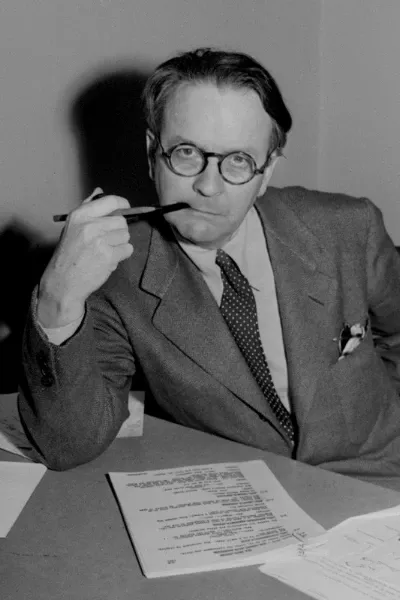 Raymond Chandler photo