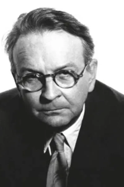 Raymond Chandler photo