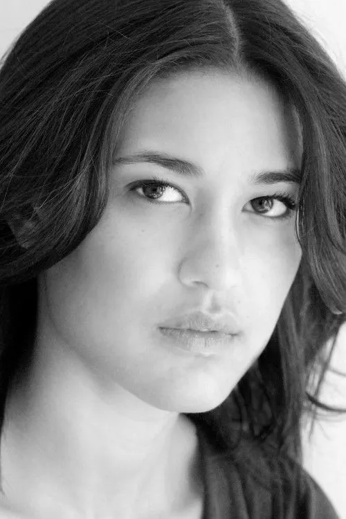 Julia Jones photo