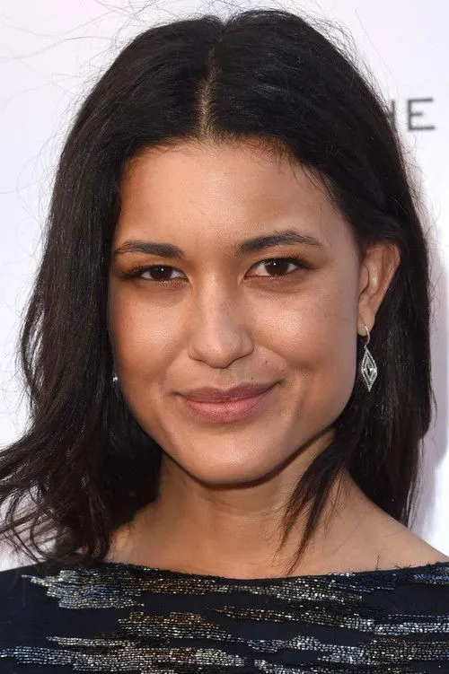 Julia Jones photo