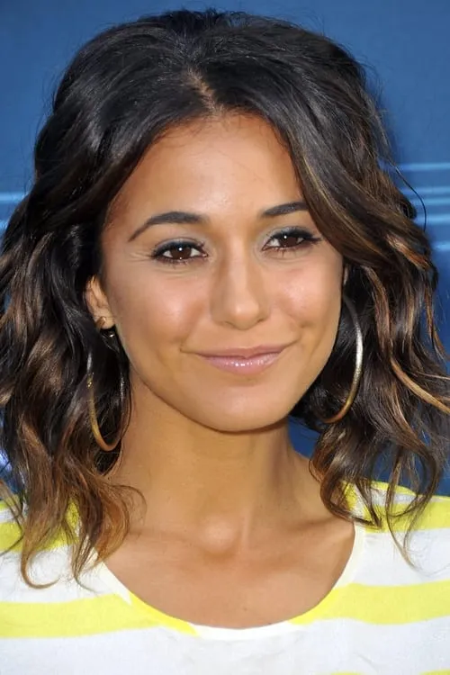 Emmanuelle Chriqui photo
