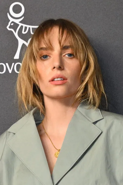 Maya Hawke photo