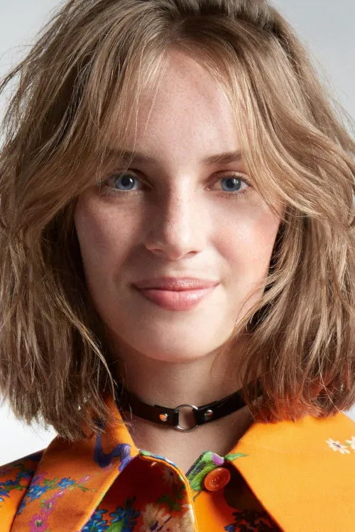 Maya Hawke photo