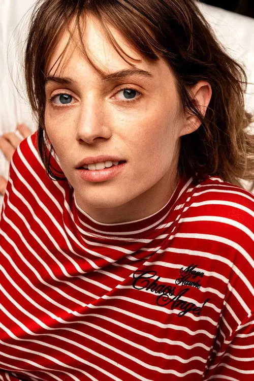 Maya Hawke photo