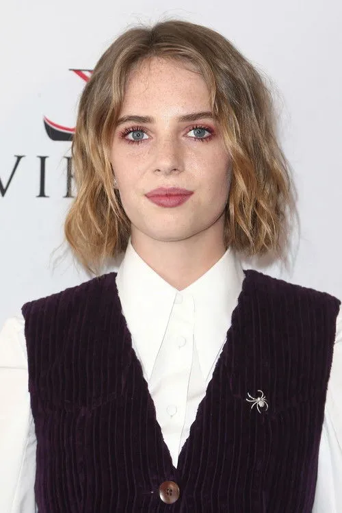 Maya Hawke photo
