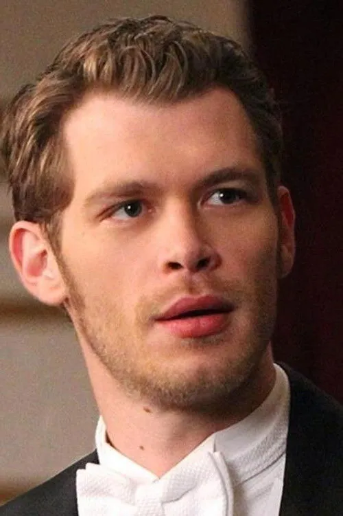 Joseph Morgan photo