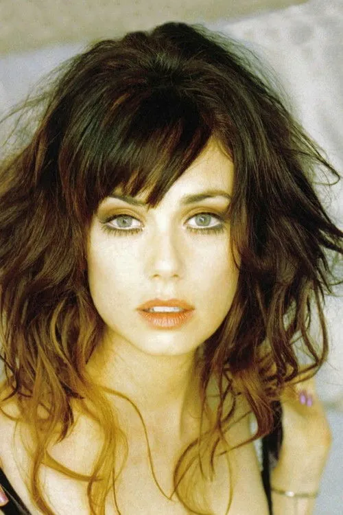 Mia Kirshner photo