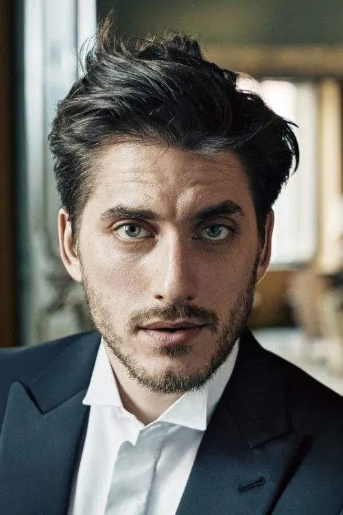 Luca Marinelli photo