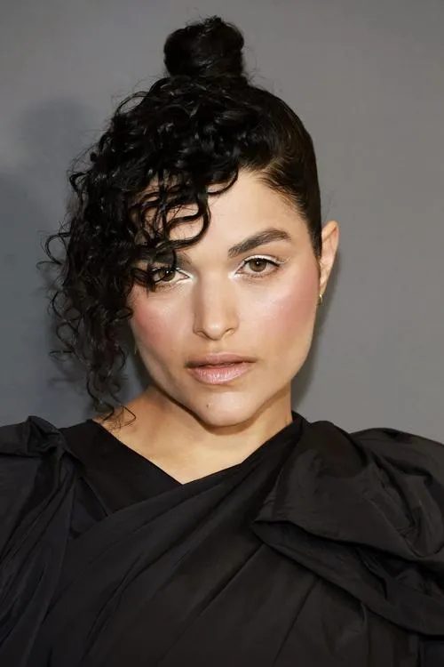 Eve Harlow photo