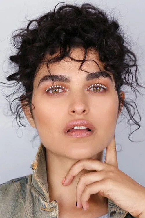 Eve Harlow photo