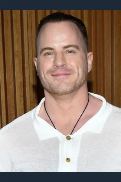 Robert Kazinsky photo