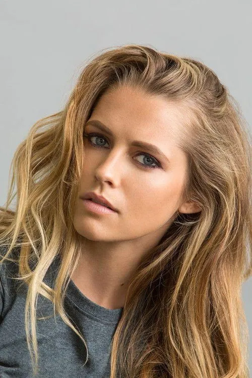 Teresa Palmer photo