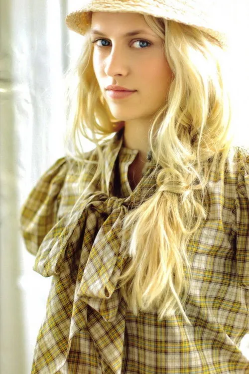 Teresa Palmer photo