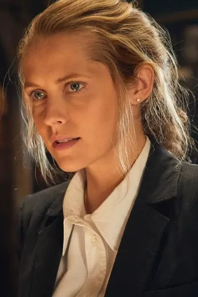 Teresa Palmer photo
