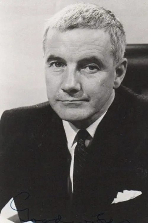 Fulton Mackay photo