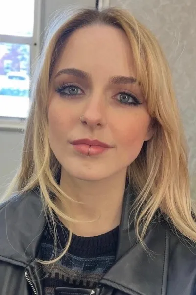 Mckenna Grace photo