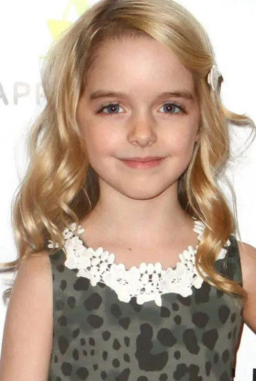 Mckenna Grace photo