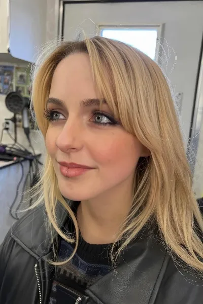 Mckenna Grace photo