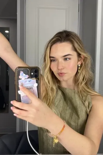 Amelia May photo