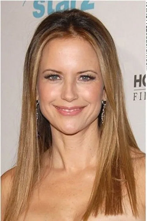 Kelly Preston photo