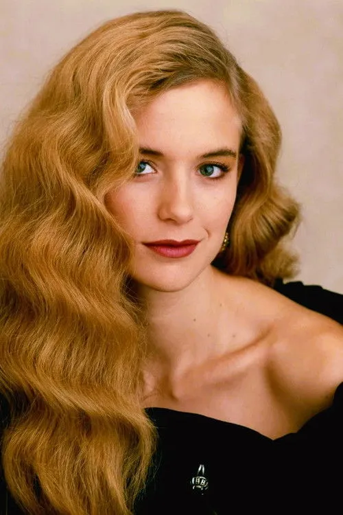 Kelly Preston photo
