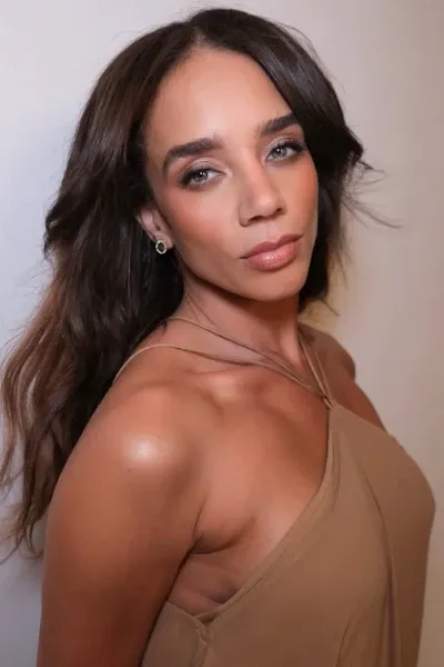 Hannah John-Kamen photo