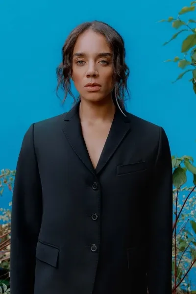 Hannah John-Kamen photo