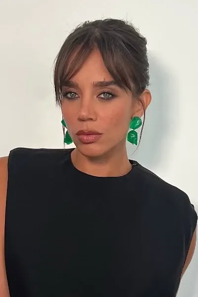 Hannah John-Kamen photo