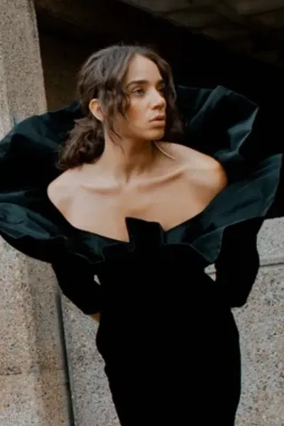 Hannah John-Kamen photo