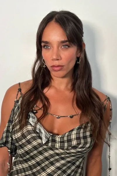 Hannah John-Kamen photo