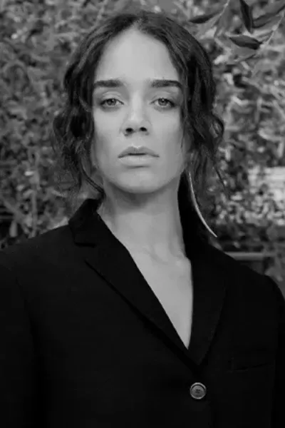 Hannah John-Kamen photo