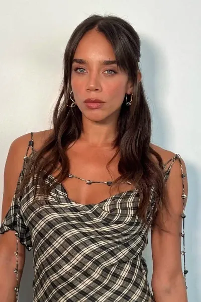 Hannah John-Kamen photo