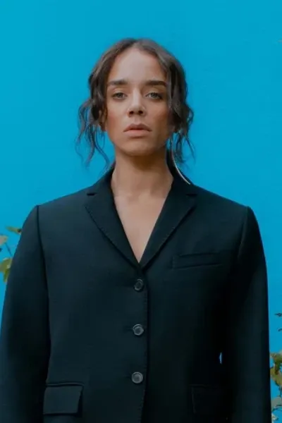Hannah John-Kamen photo