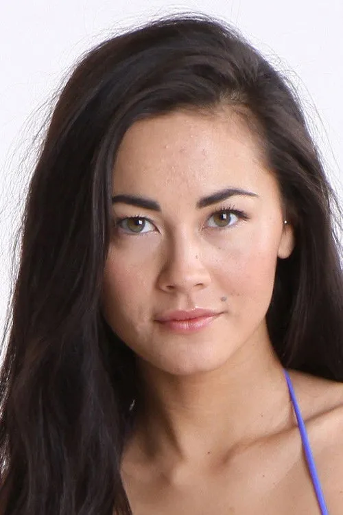 Ana Tanaka photo