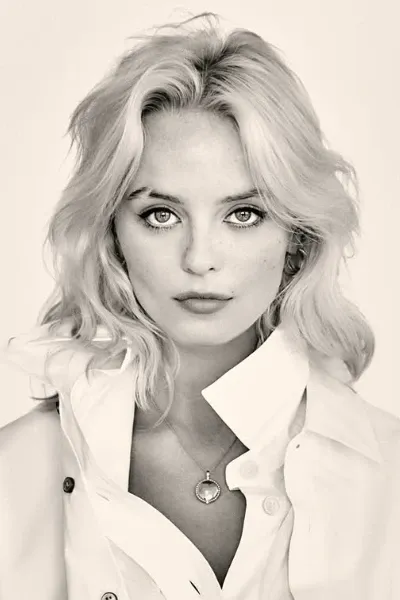 Millie Gibson photo