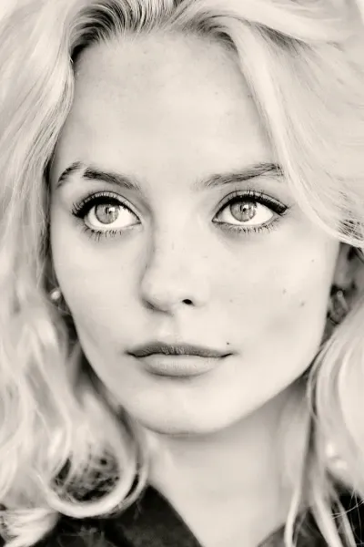 Millie Gibson photo