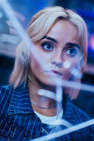 Millie Gibson photo