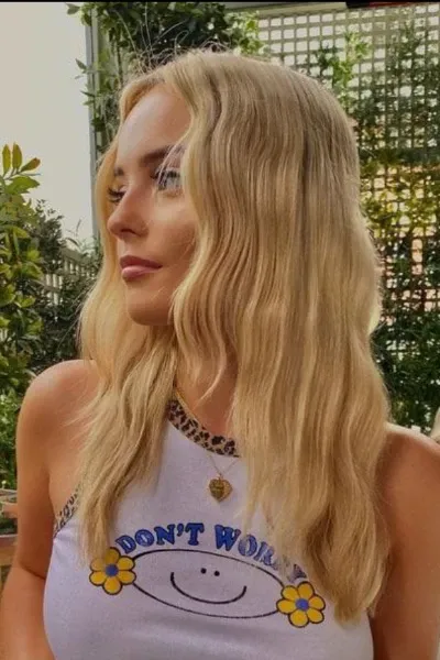 Millie Gibson photo