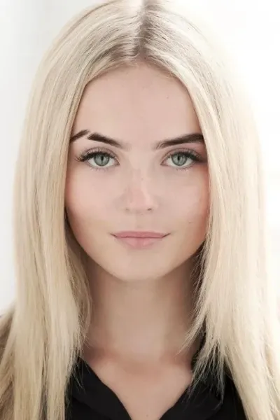 Millie Gibson photo