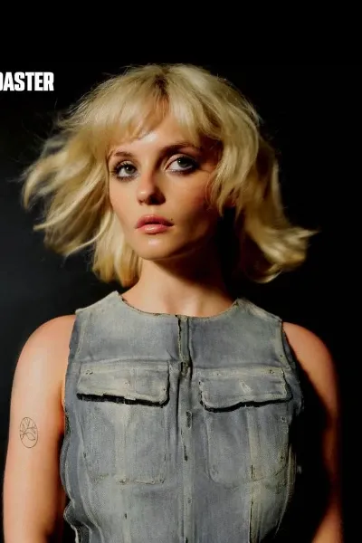 Millie Gibson photo
