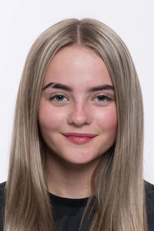 Millie Gibson photo