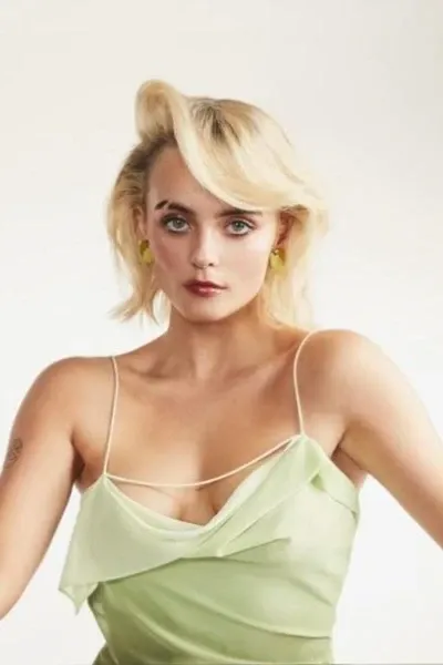 Millie Gibson photo