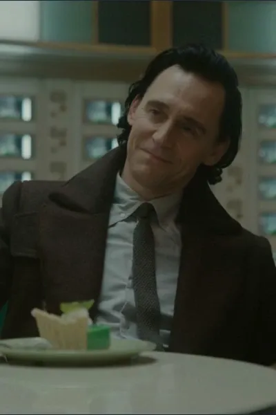 Tom Hiddleston photo