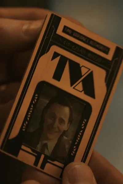 Tom Hiddleston photo