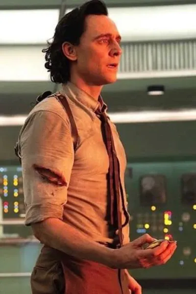Tom Hiddleston photo