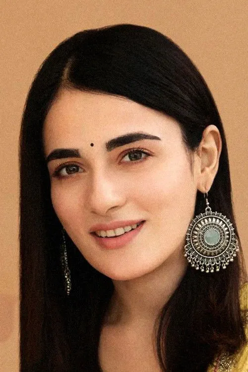 Radhikka Madan photo