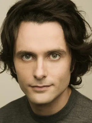 Edward Hogg photo