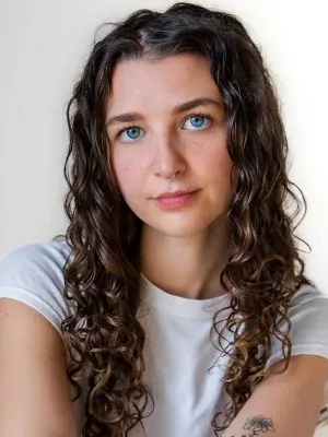 Daisy Tahan photo