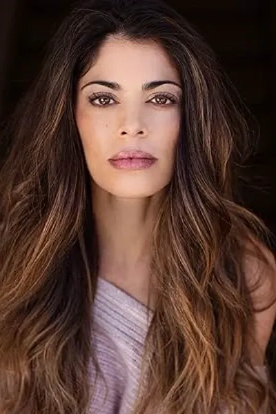 Lindsay Hartley photo